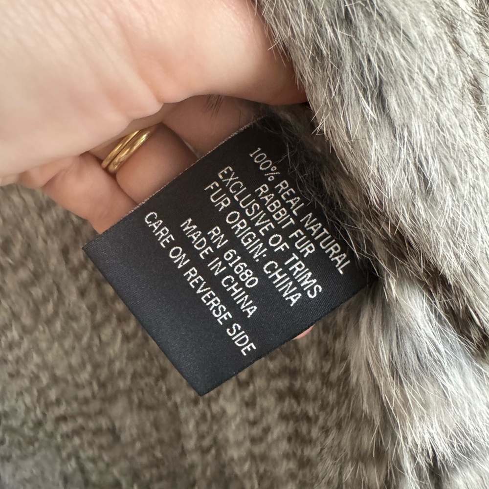 REAL Fur Rabbit Vest - Picture 3 of 4